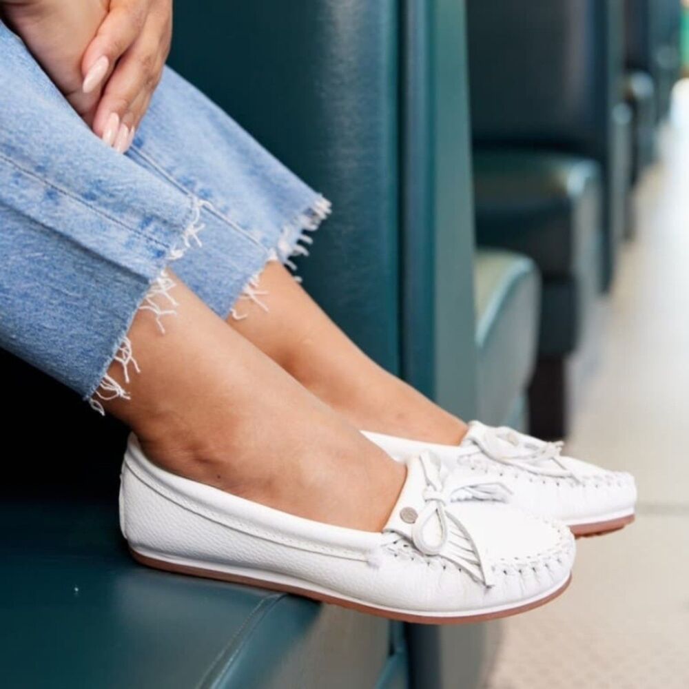 Minnetonka Moccasin Leather Kilty Plus Women's 8 Color‎ White leather